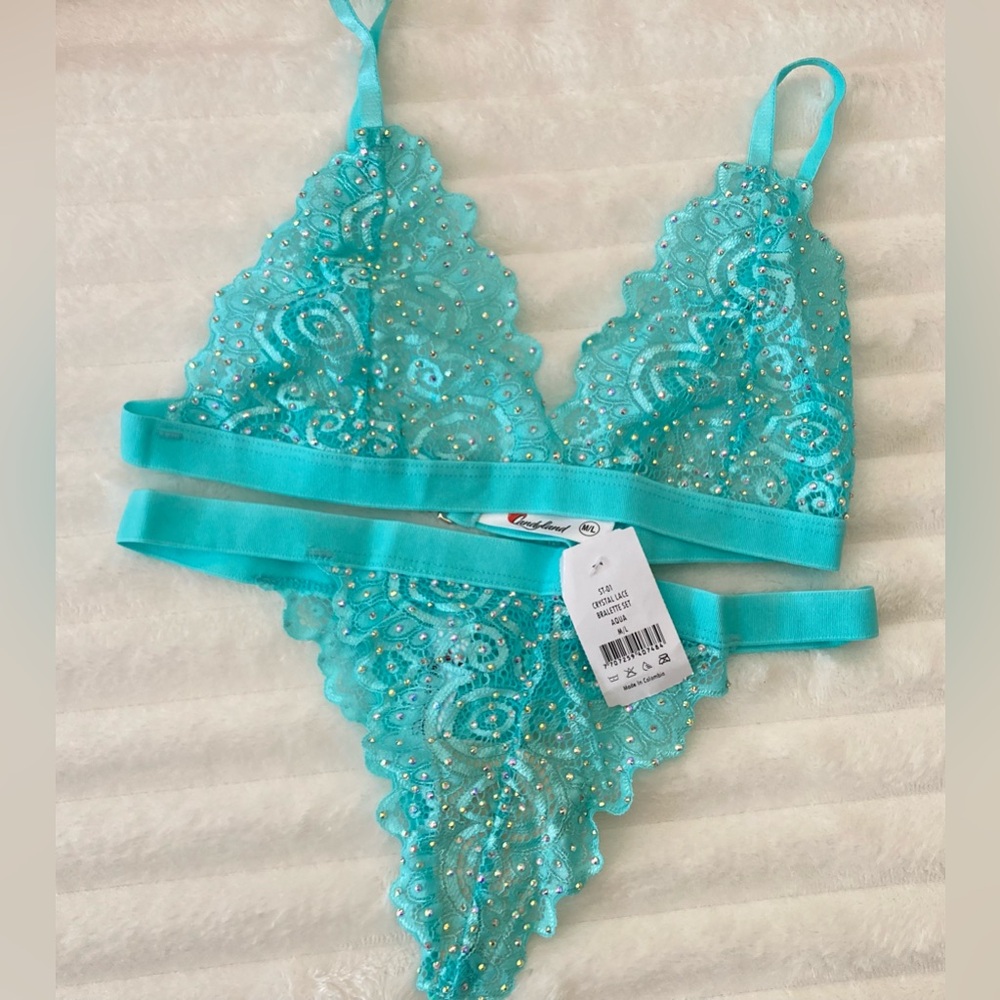 CandyLand | NWT Aqua Crystal Lace Bralette Set